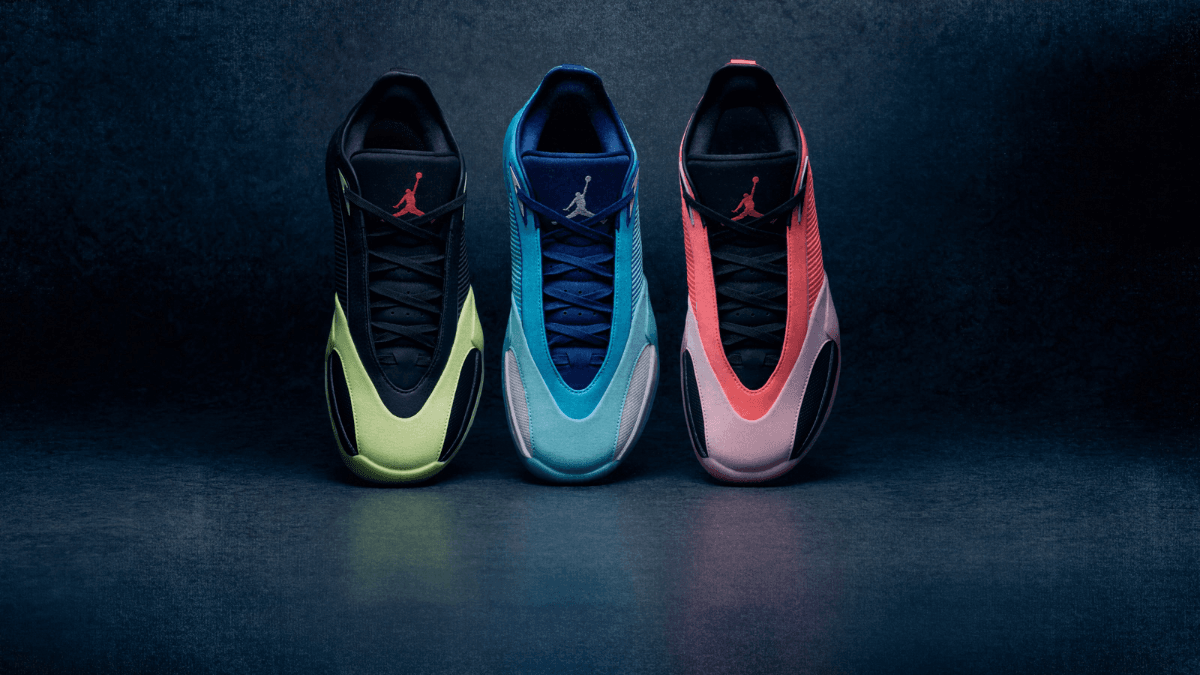 Close-up of the shoe midsole revealing ZoomX foam and an Air Zoom unit built to absorb impact on the hardwood.