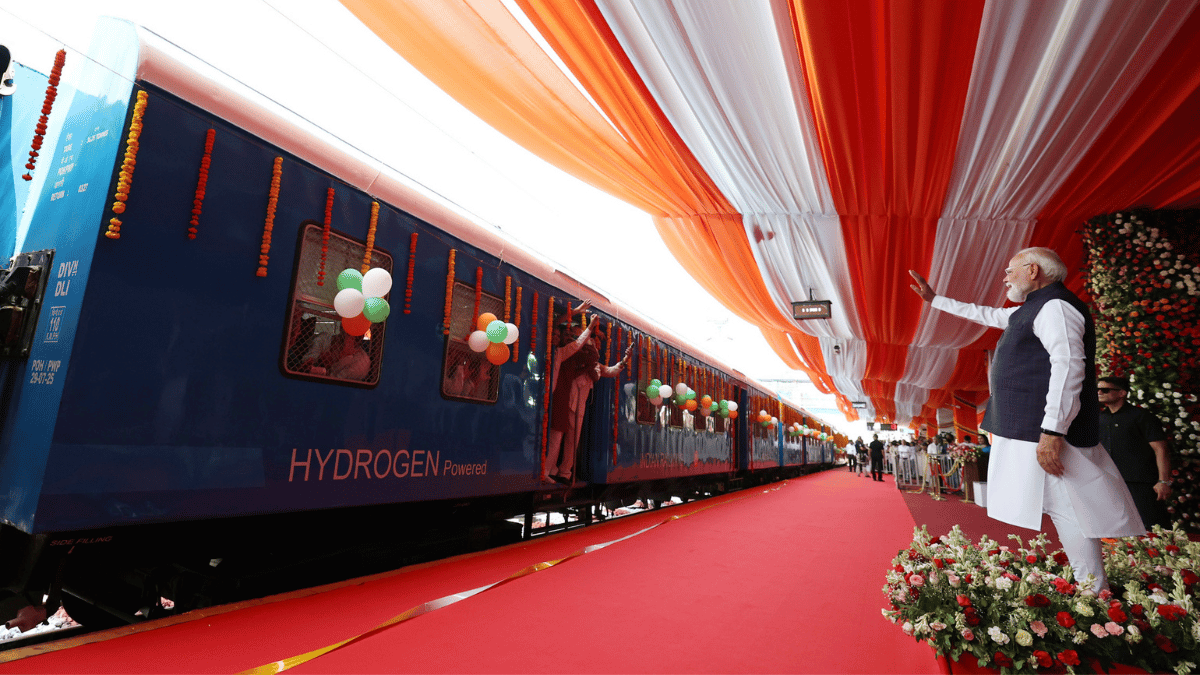 This 3,200-horsepower hydrogen train leads global rivals This 3,200-horsepower hydrogen train leads global rivals
