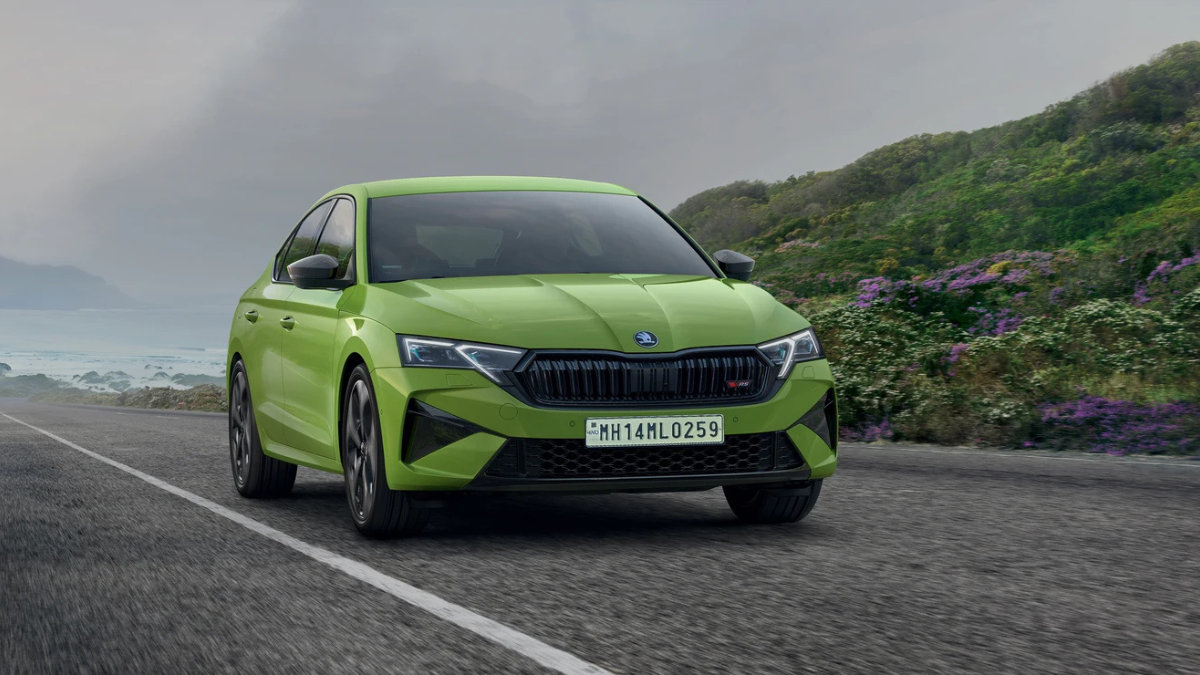 High-performance Octavia RS arrives with track hardware High-performance Octavia RS arrives with track hardware