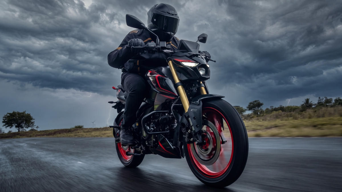 Class-leading power arrives on the new Pulsar N160 S and SS Class-leading power arrives on the new Pulsar N160 S and SS