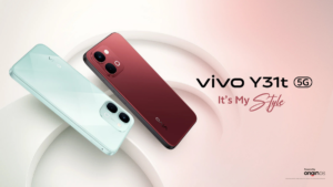 Green and red vivo Y31t 5G handsets showing dual rear cameras resting on curved white rings against a pink backdrop.