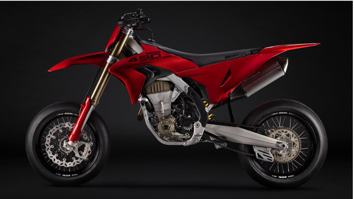 Racing supermoto features an 11,900 rpm rev limit Racing supermoto features an 11,900 rpm rev limit